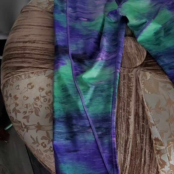 Lululemon high-rise leggings - Picture 2 of 6